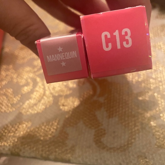 Jeffree star concealer and lip velvet liner - Picture 2 of 3